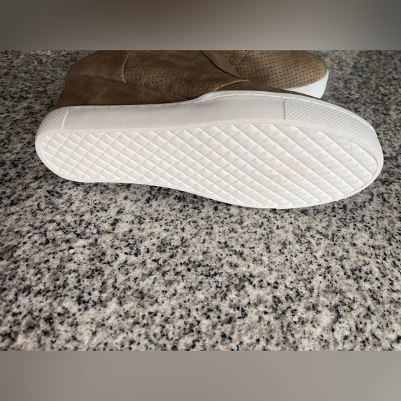 Athlefit Women’s Platform Wedge Sneakers Ankle Booties in Tan/Taupe (Size 7.5) - Picture 5 of 8